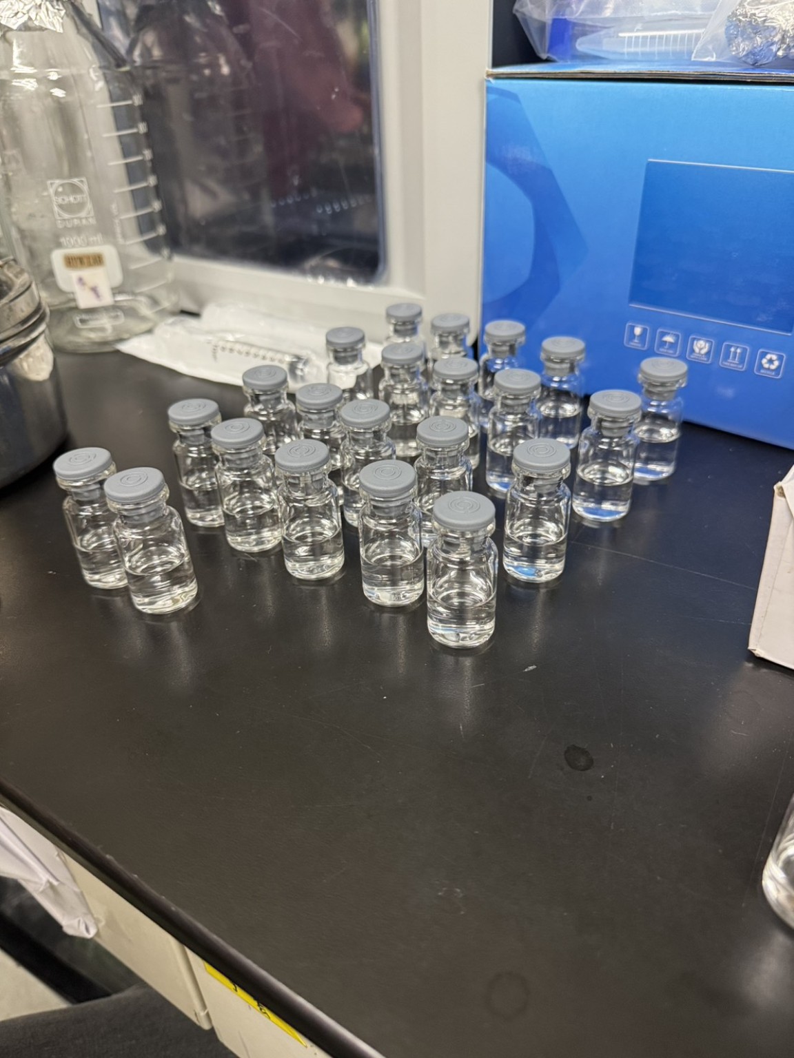 图一｜本次交付的TFA-01纳米注射剂，每瓶5毫升、樟芝酸A浓度150 ppm，后续将用于犬只试验。